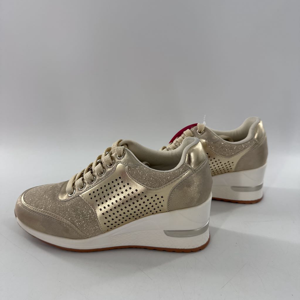 7 gold metallic lace-up sneaker