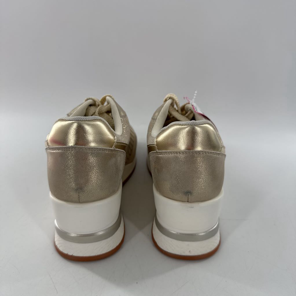 7 gold metallic lace-up sneaker