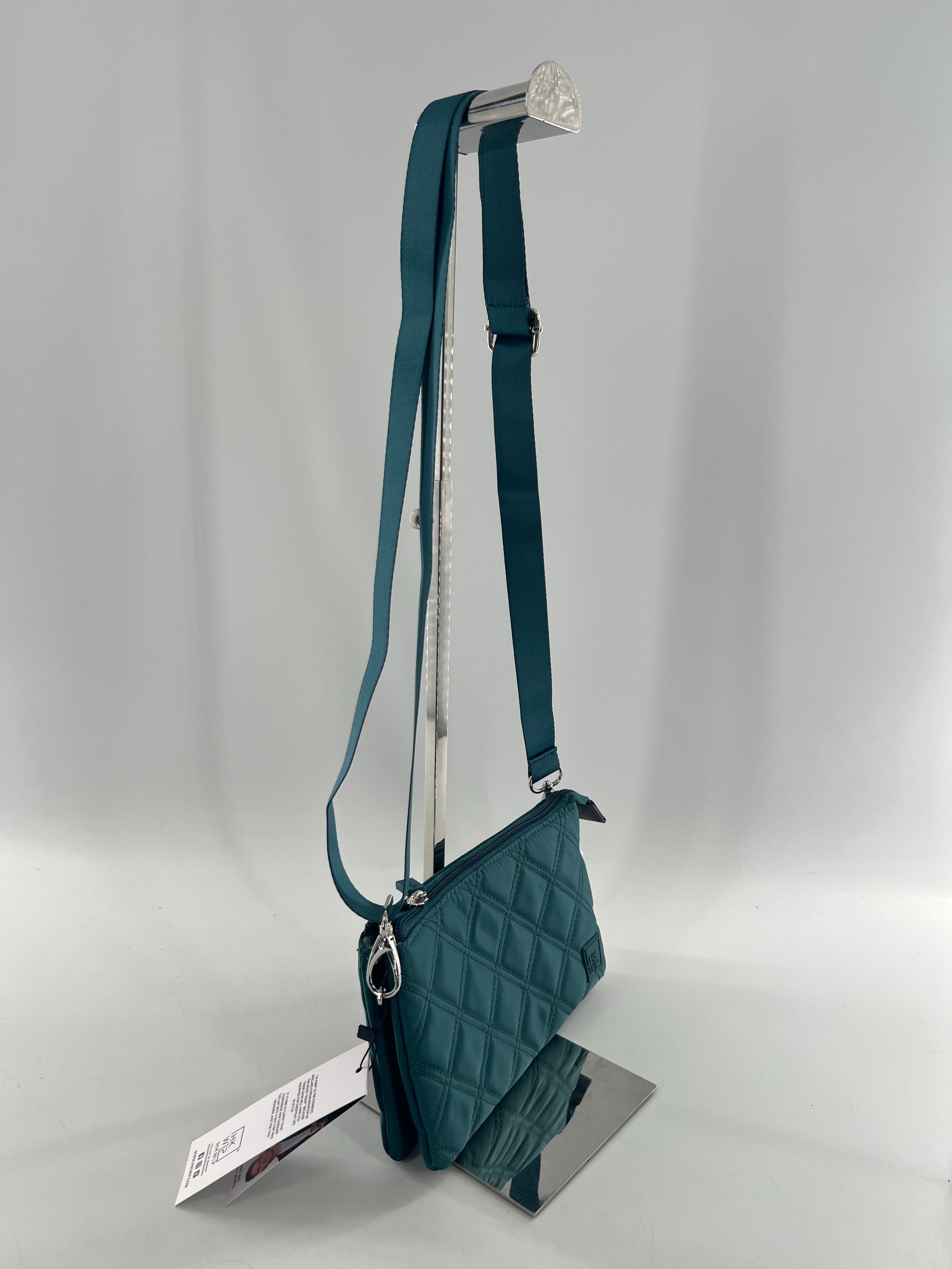 quilted diamond pattern triple entry crossbody
