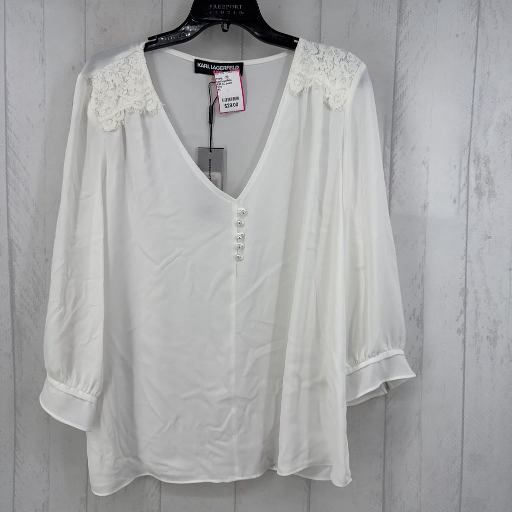 R69 XL pearl button v-neck 3/4 slv top
