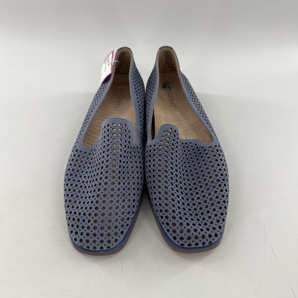 9.5 perforated slipon flats