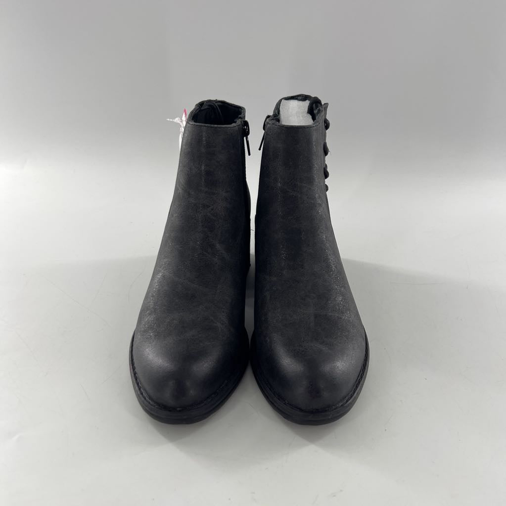 7 distressed side zip ankle boot w/ side lacing