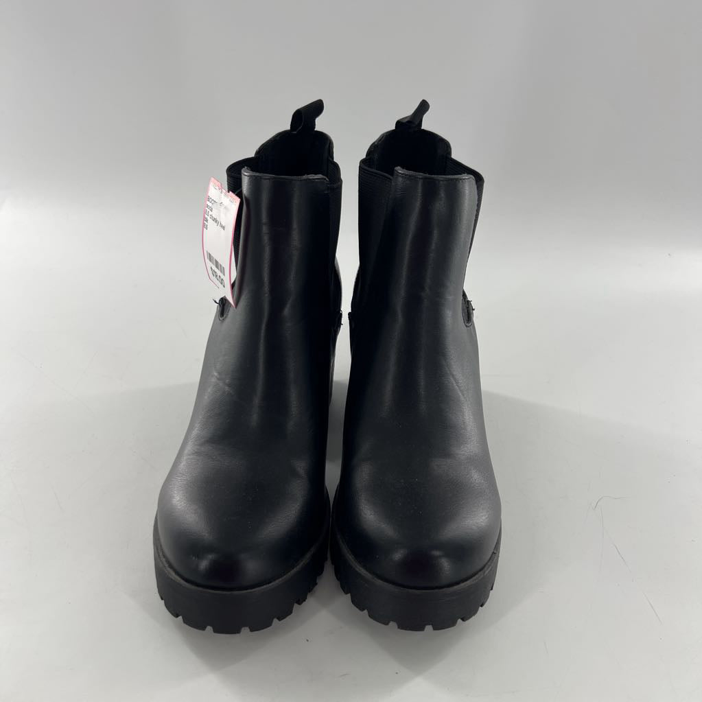 8.5 chunky heel pull-on ankle boots