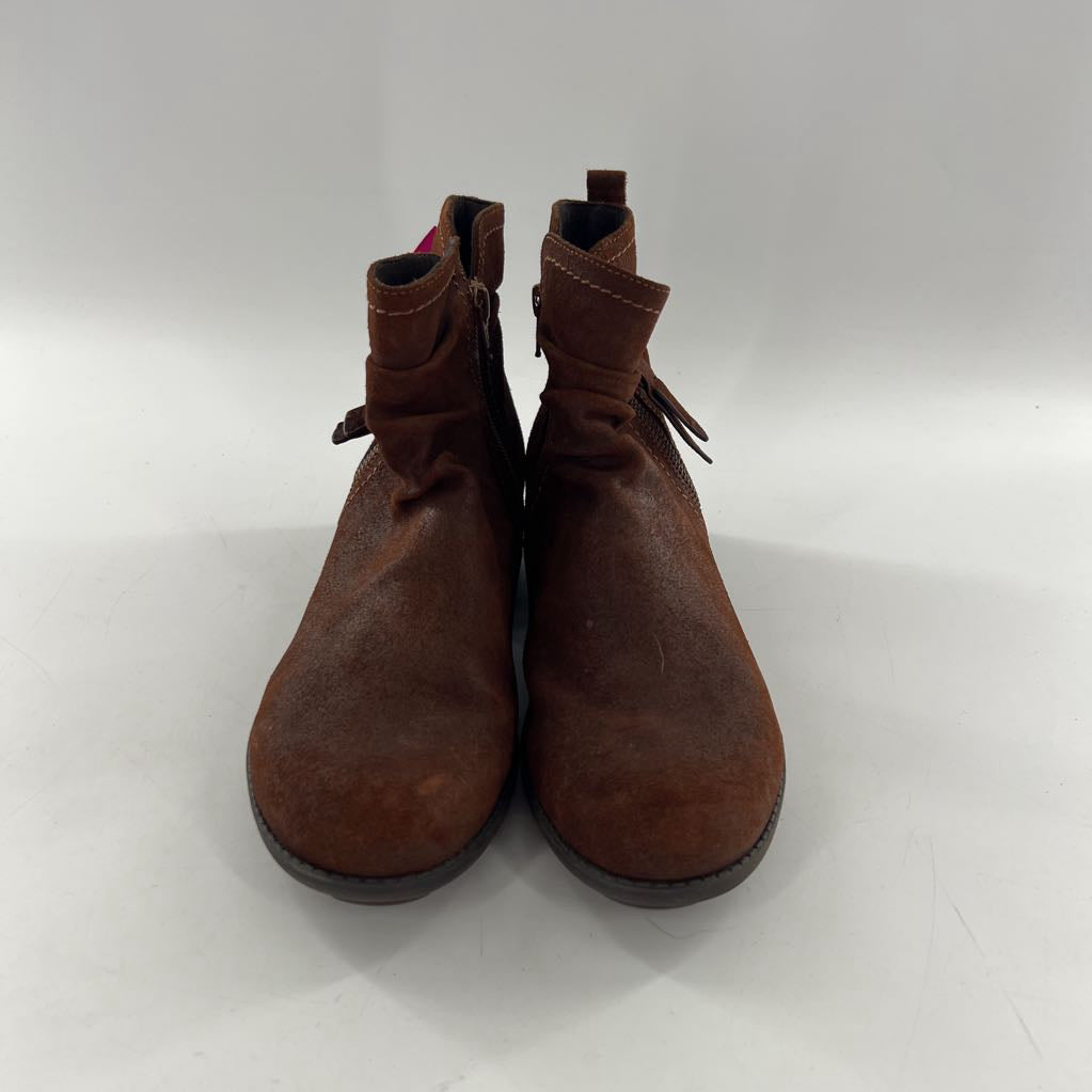 8.5 slouchy ruched side zip ankle boots
