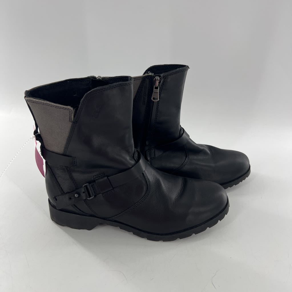 7 buckle strap ankle boot