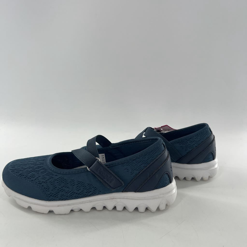 5.5 velcro strap mary-jane sneaker