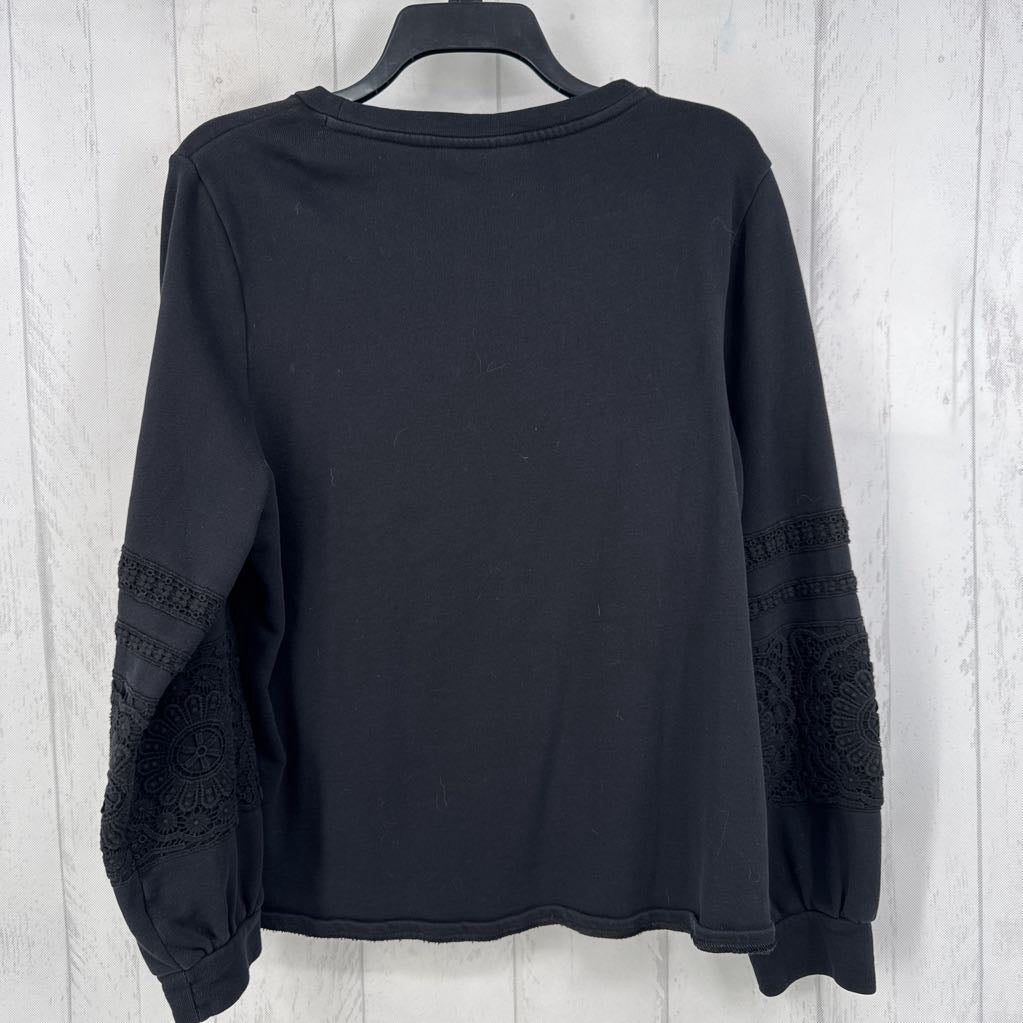 L lace accent slv crewneck sweatshirt