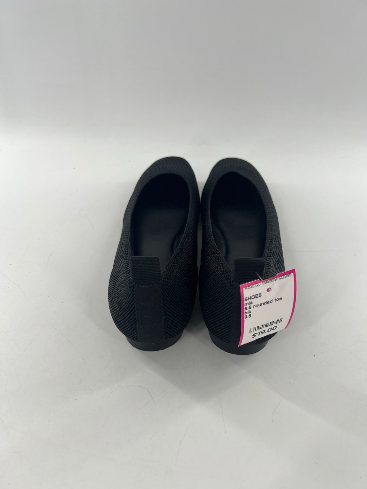 9.5 rounded toe knit flats