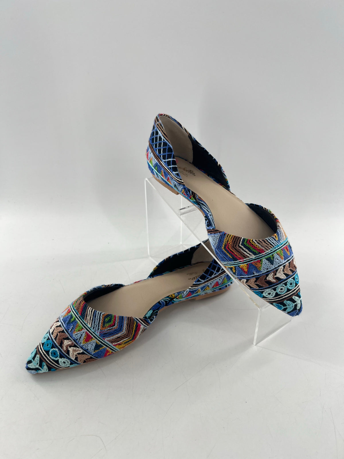9 embroidered pointed-toe flats