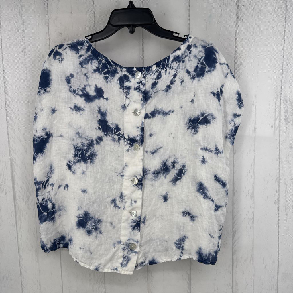 M tie-dye back button top