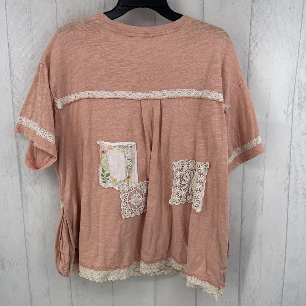 boho style lace & embroidered patches s/s top