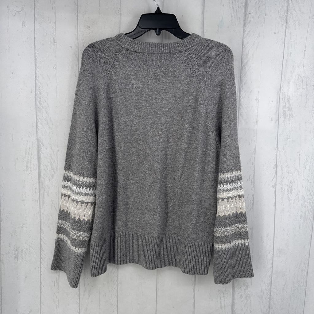 L patterned stripe detail sleeve sweater