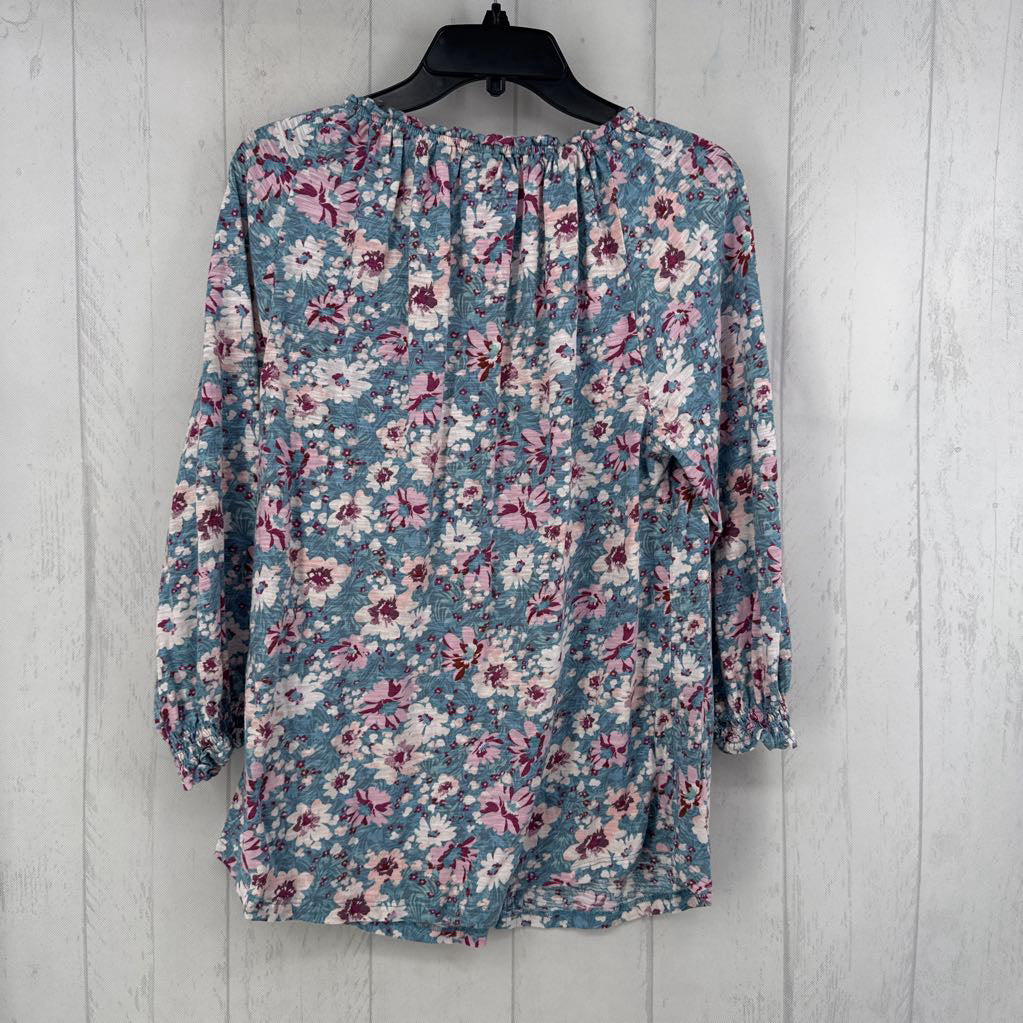 M 3/4 slv floral v-neck top