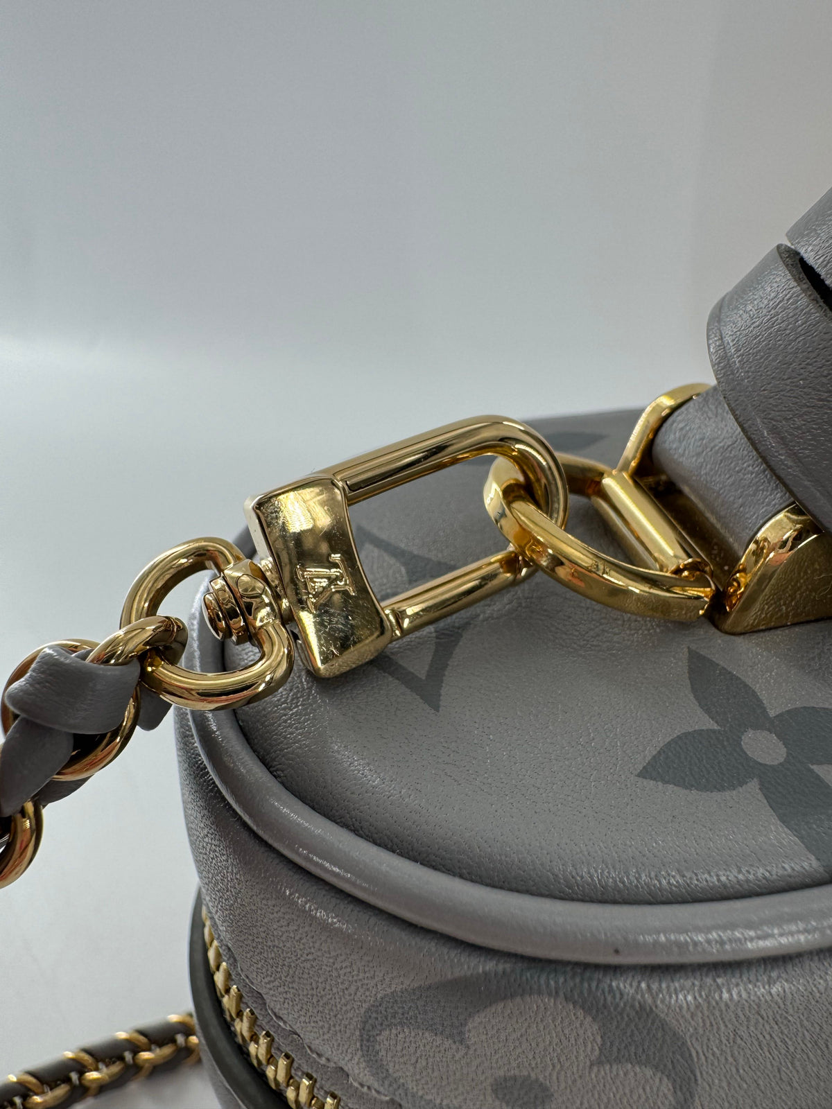 vanity chain pouch reverse monogram satchel w/ box