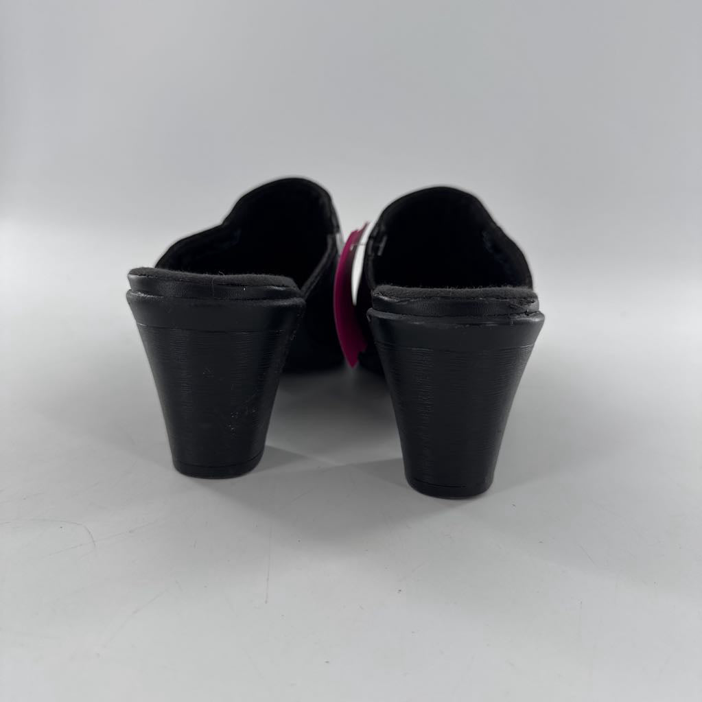 7 bendable slip on clogs