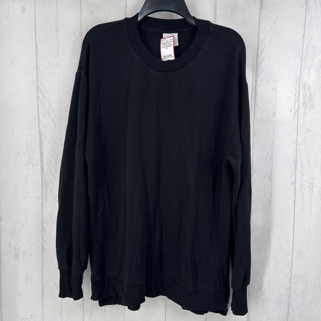 L crewneck zipper accent sweatshirt