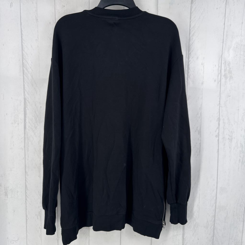L crewneck zipper accent sweatshirt