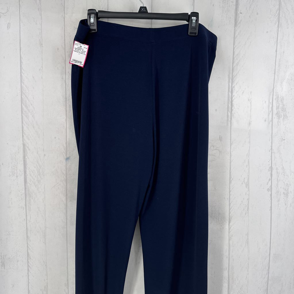 L pull-on relaxed fit pant