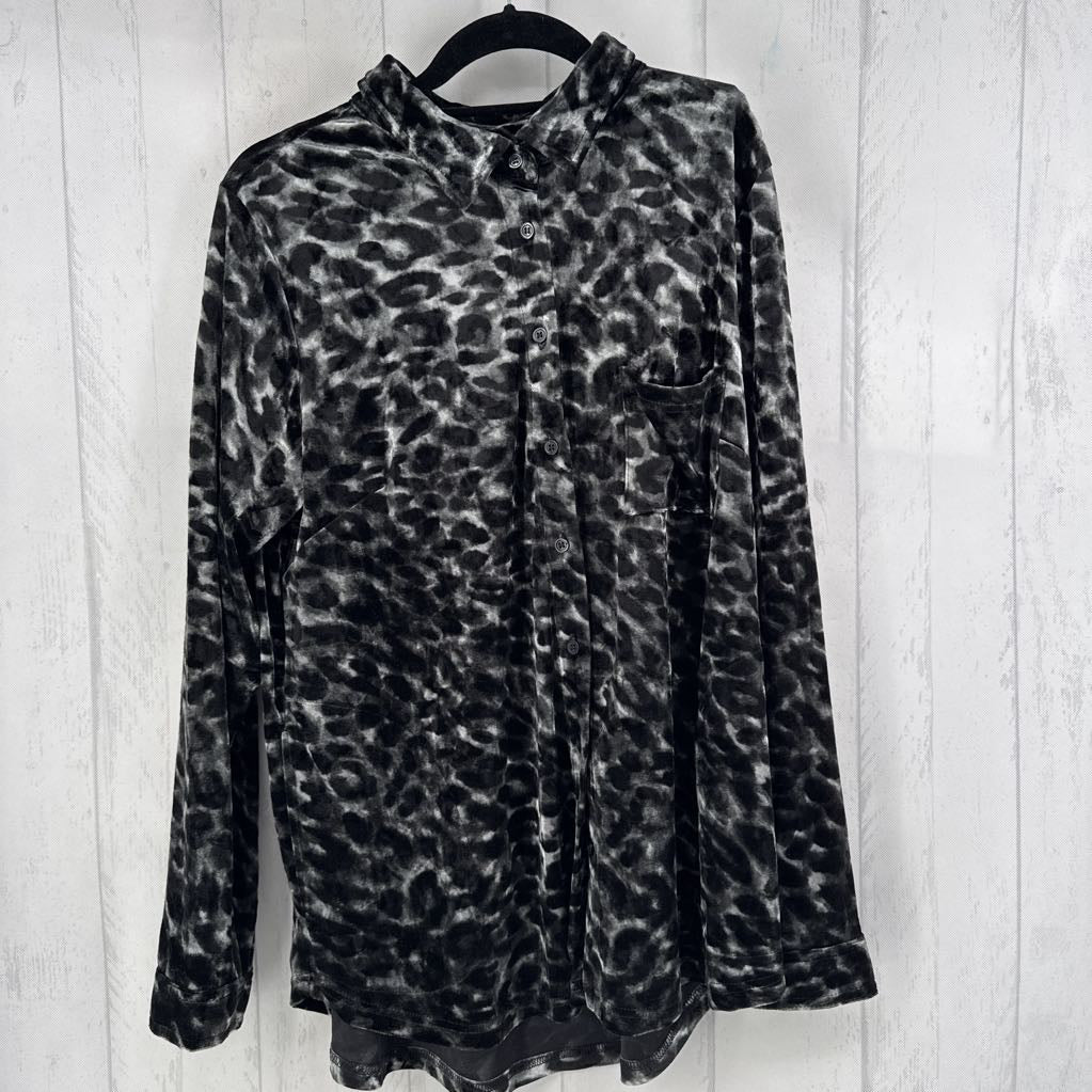 M velour animal print button down l/s top