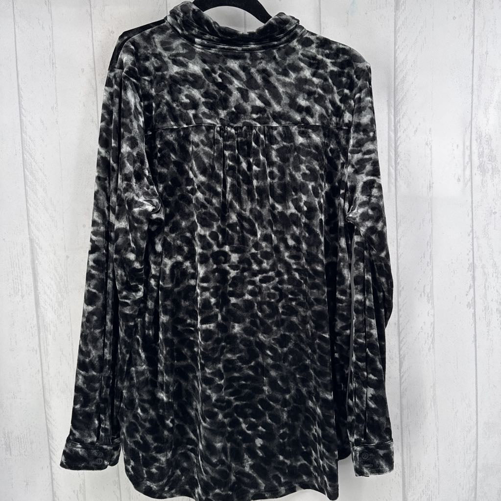 M velour animal print button down l/s top