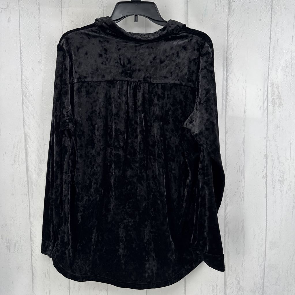 M crushed velvet button down l/s top