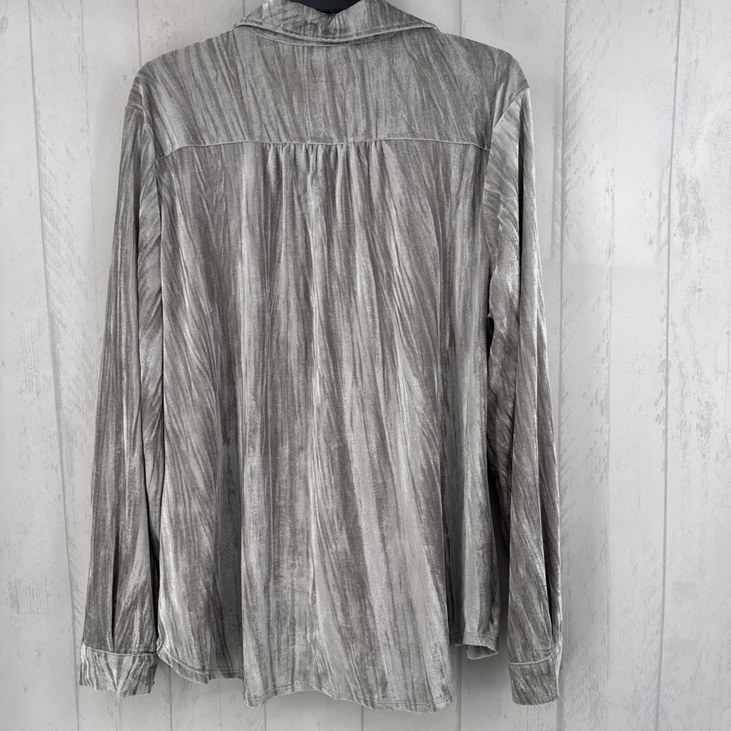 XL crushed velvet button down l/s top