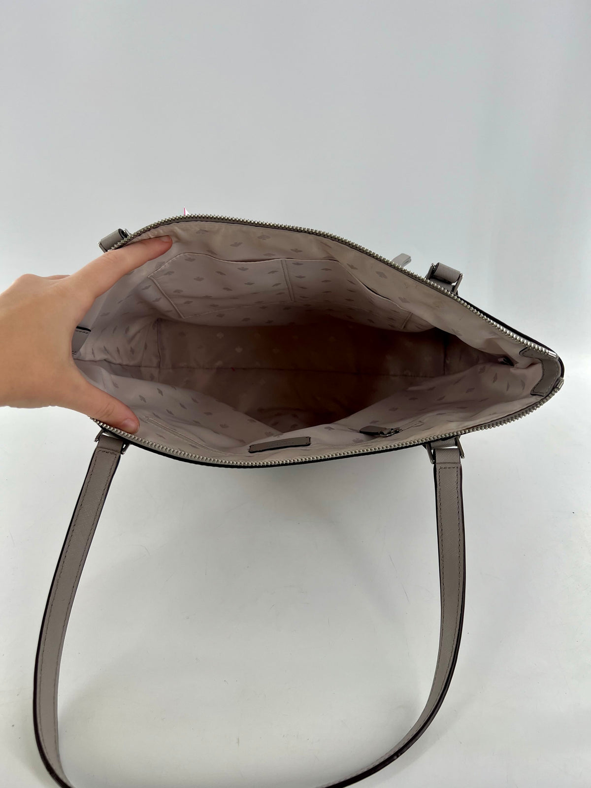 top zip pocket tote w/ front zip pocket
