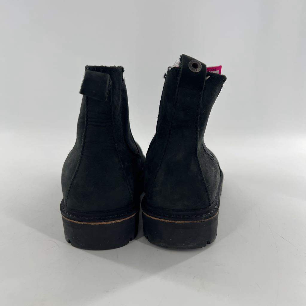 5/5.5 chelsea ankle boot
