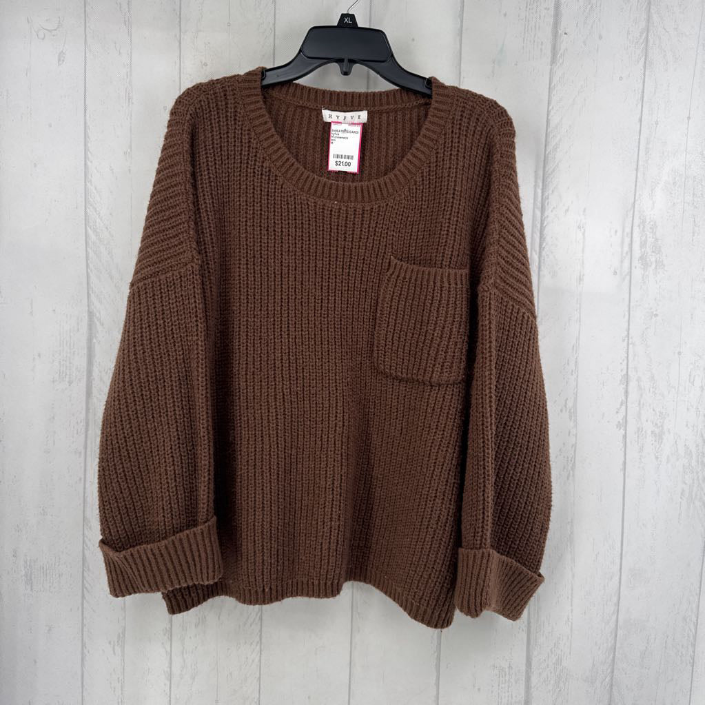 M crewneck sweater