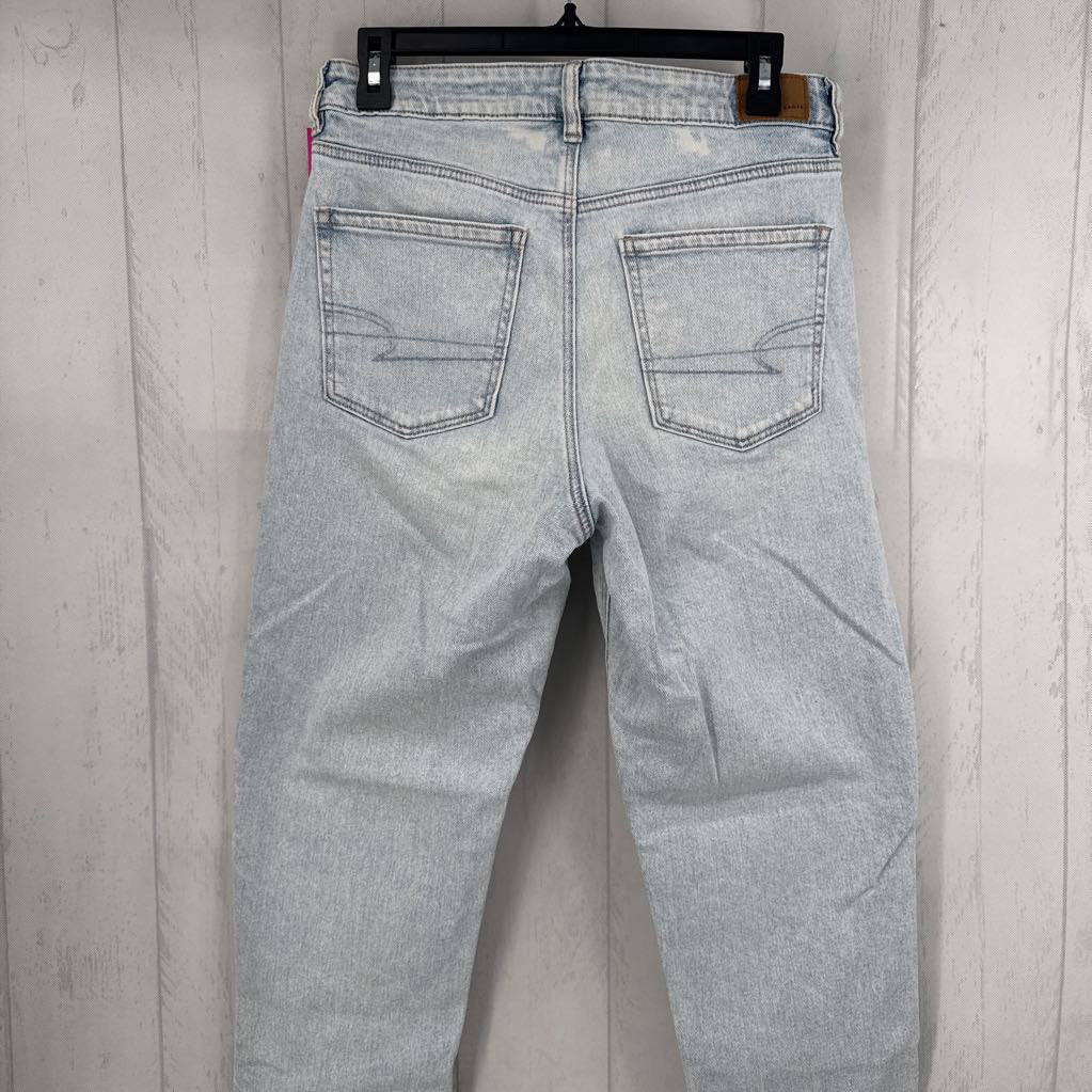 8 light wash mom jean
