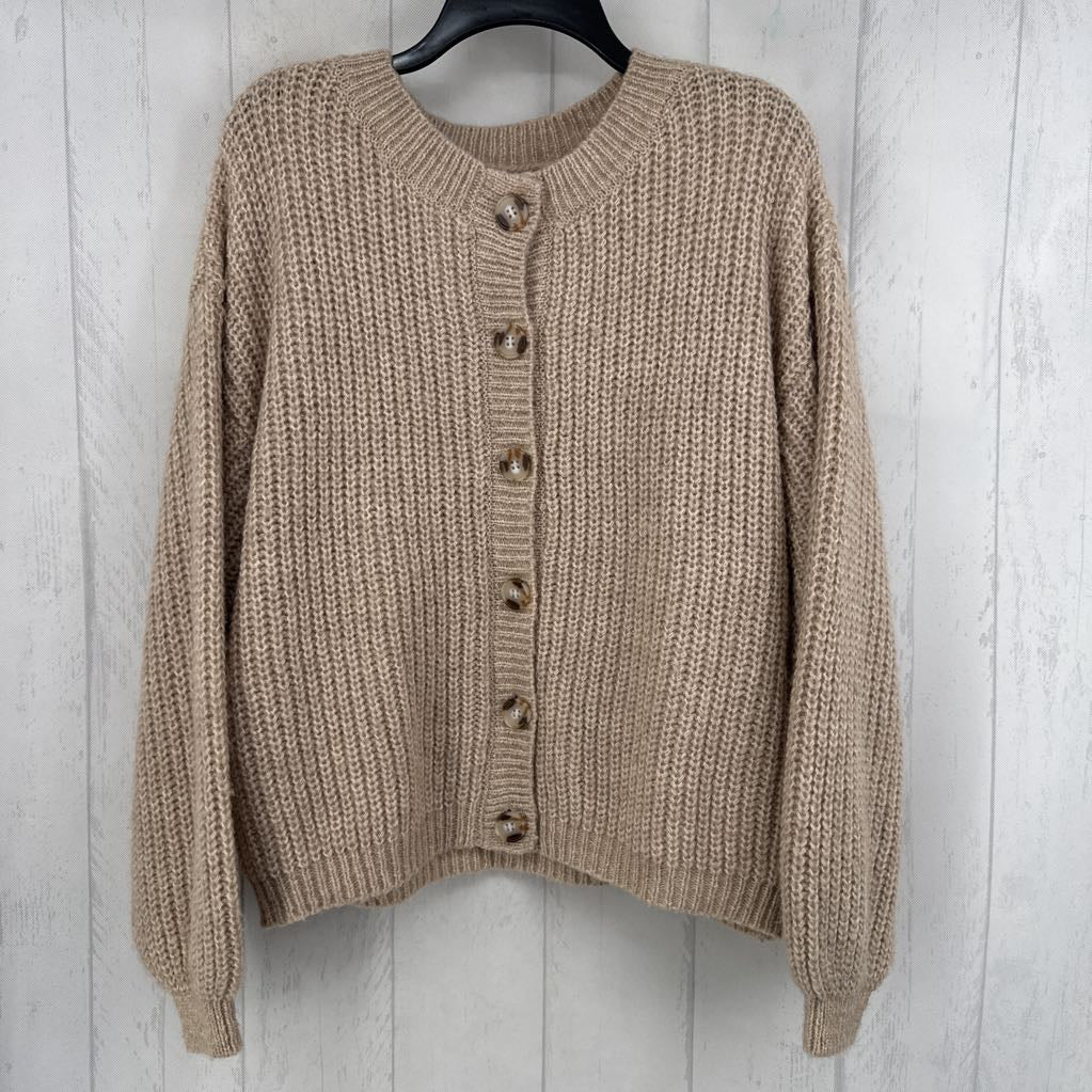 L button front sweater