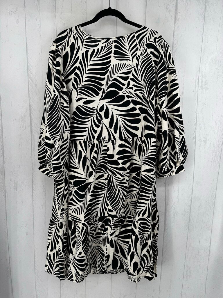 2X leaf print tie-front 3/4 slv dress