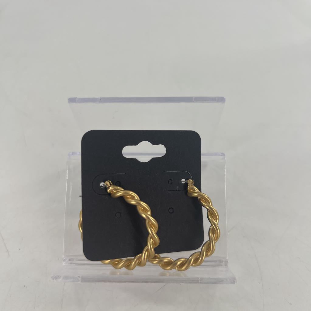 gold twist hoop earrings