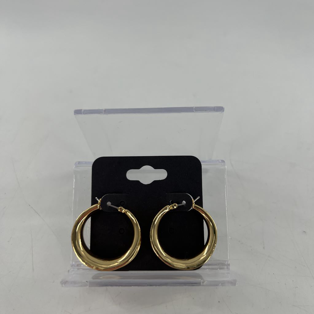 gold hoop earrings