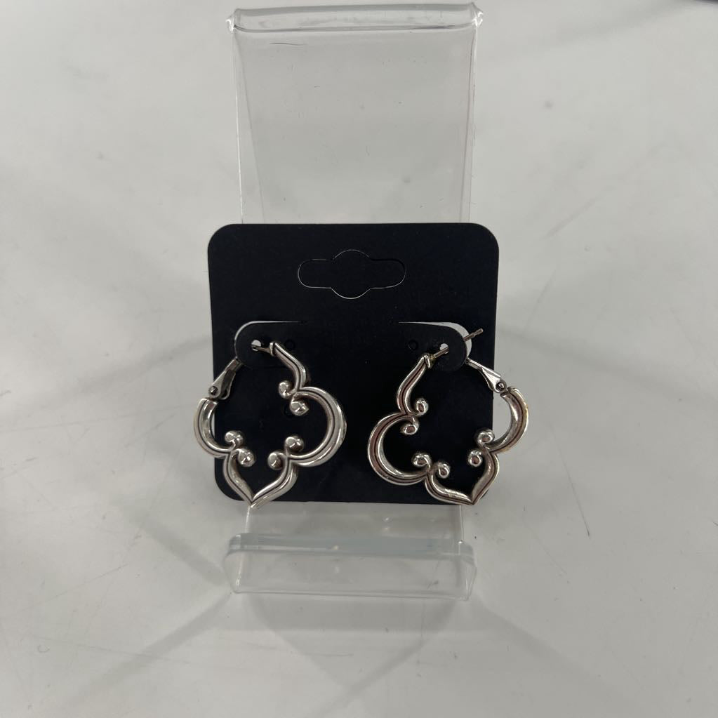 silver quatrefoil hoop earrings