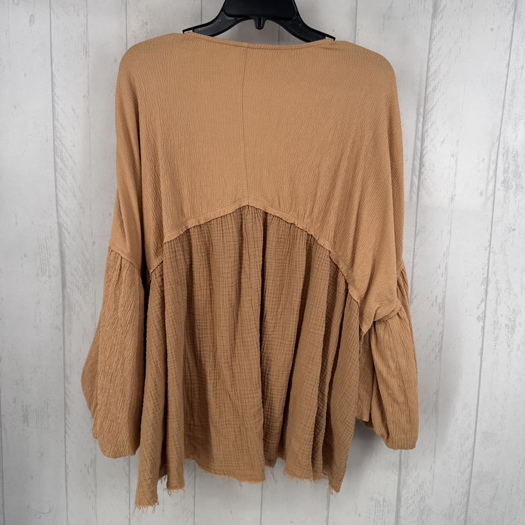 L gauze v-neck bell slv top