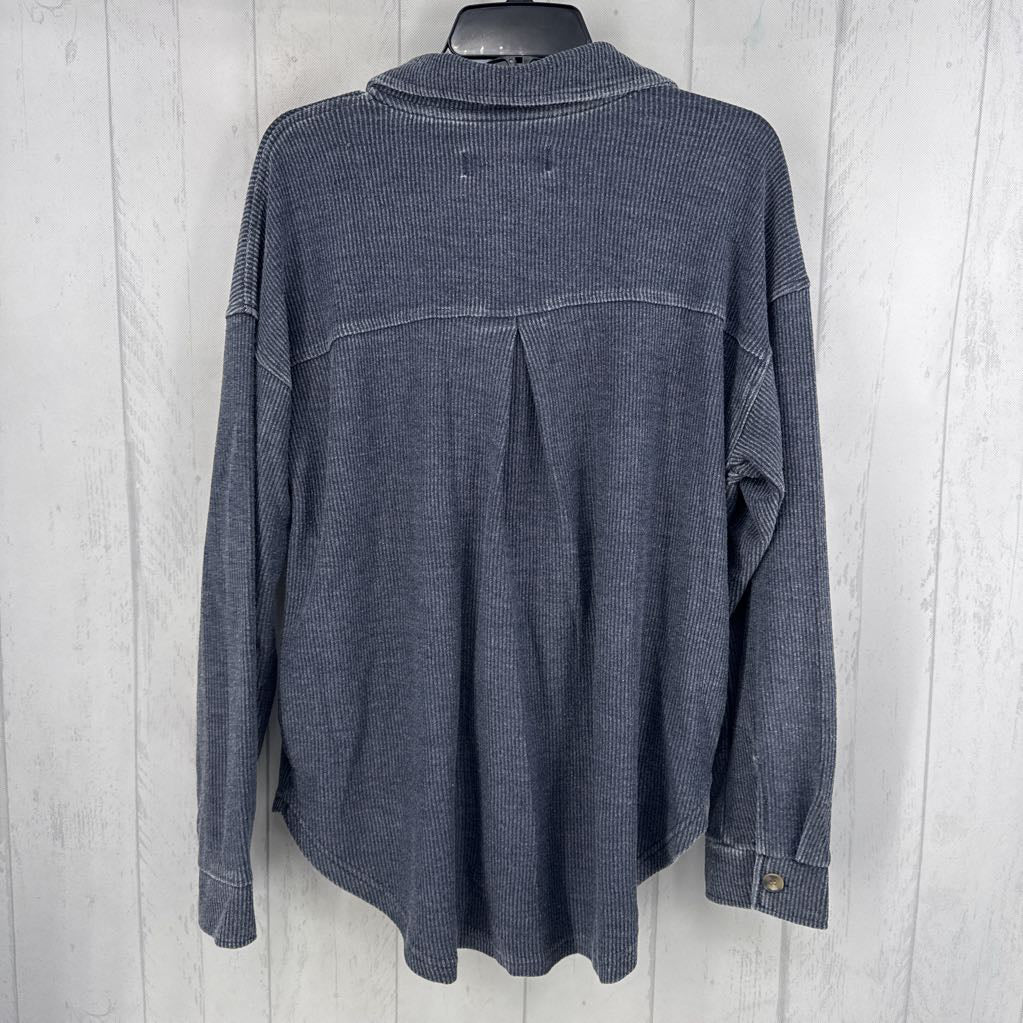 M ribbed button down l/s top