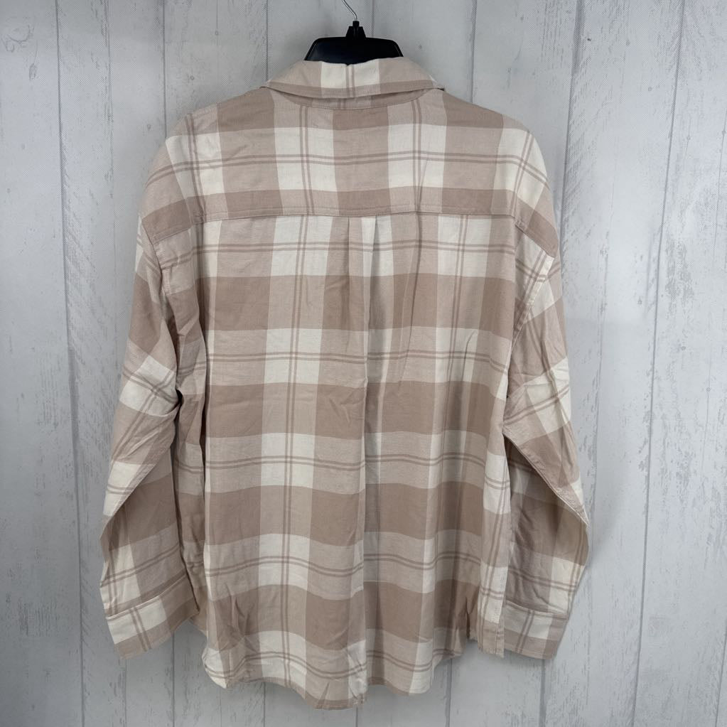 R68 M plaid button down l/s top