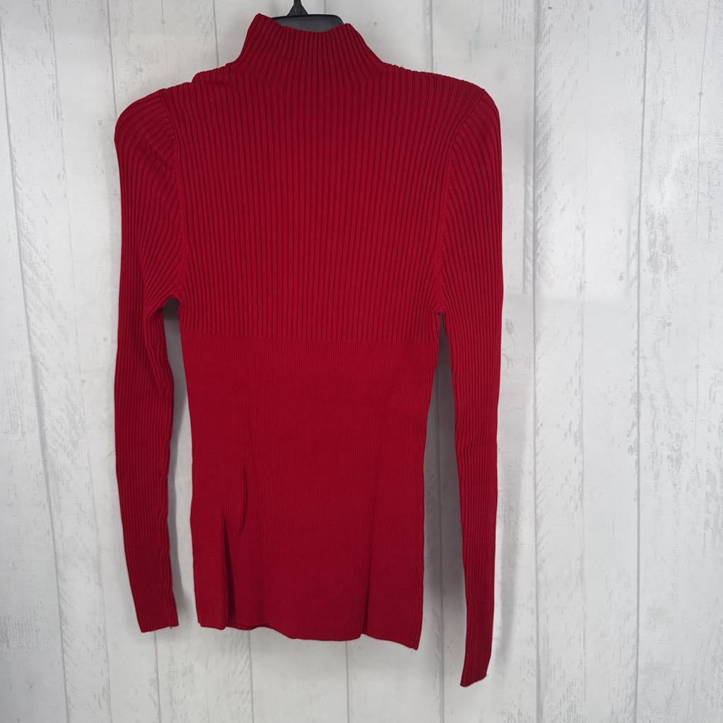 M ribbed cutout mockneck l/s top