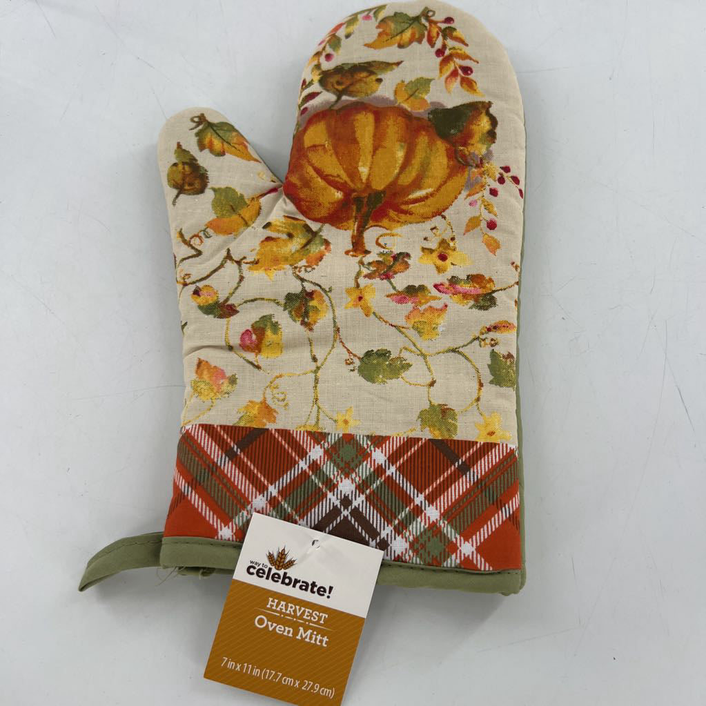 fall harvest oven mitt
