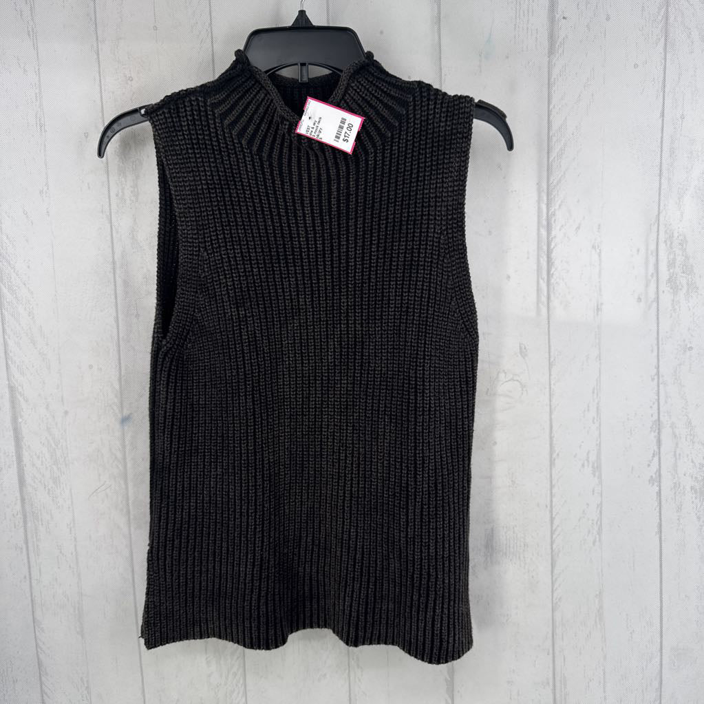 S mock neck sweater vest