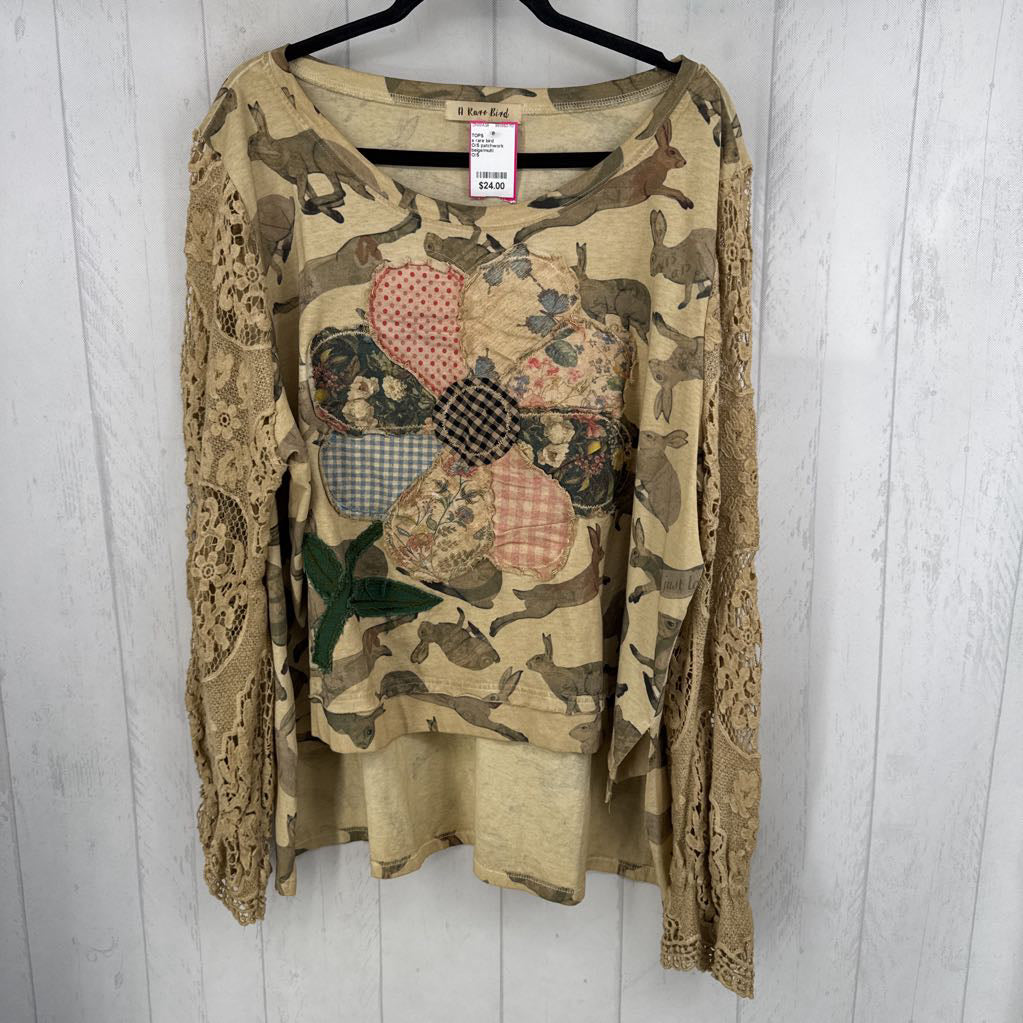 O/S patchwork graphic lace slv hi-lo tee