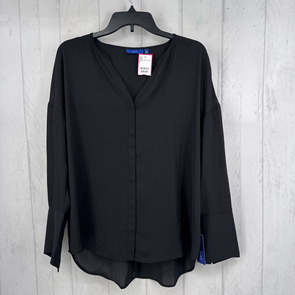 M split neck l/s top