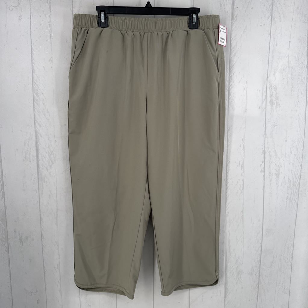 L pull-on crop pant