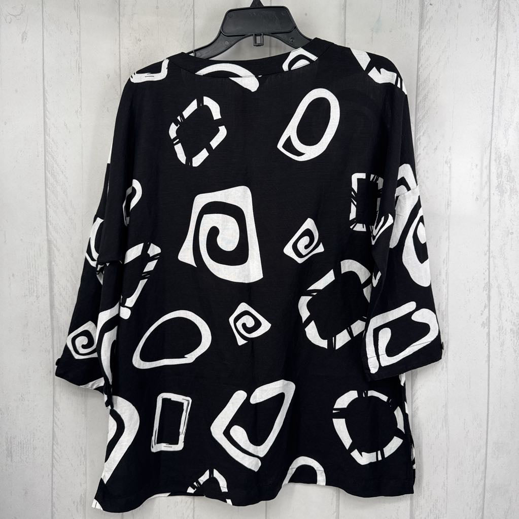 M printed button down 3/4 slv top