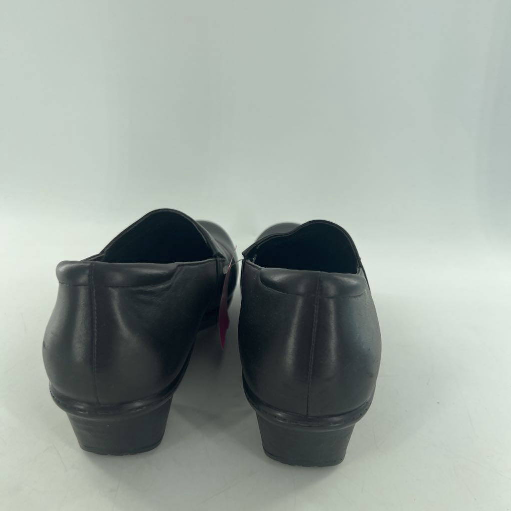 7.5 slip-on low heel shoe