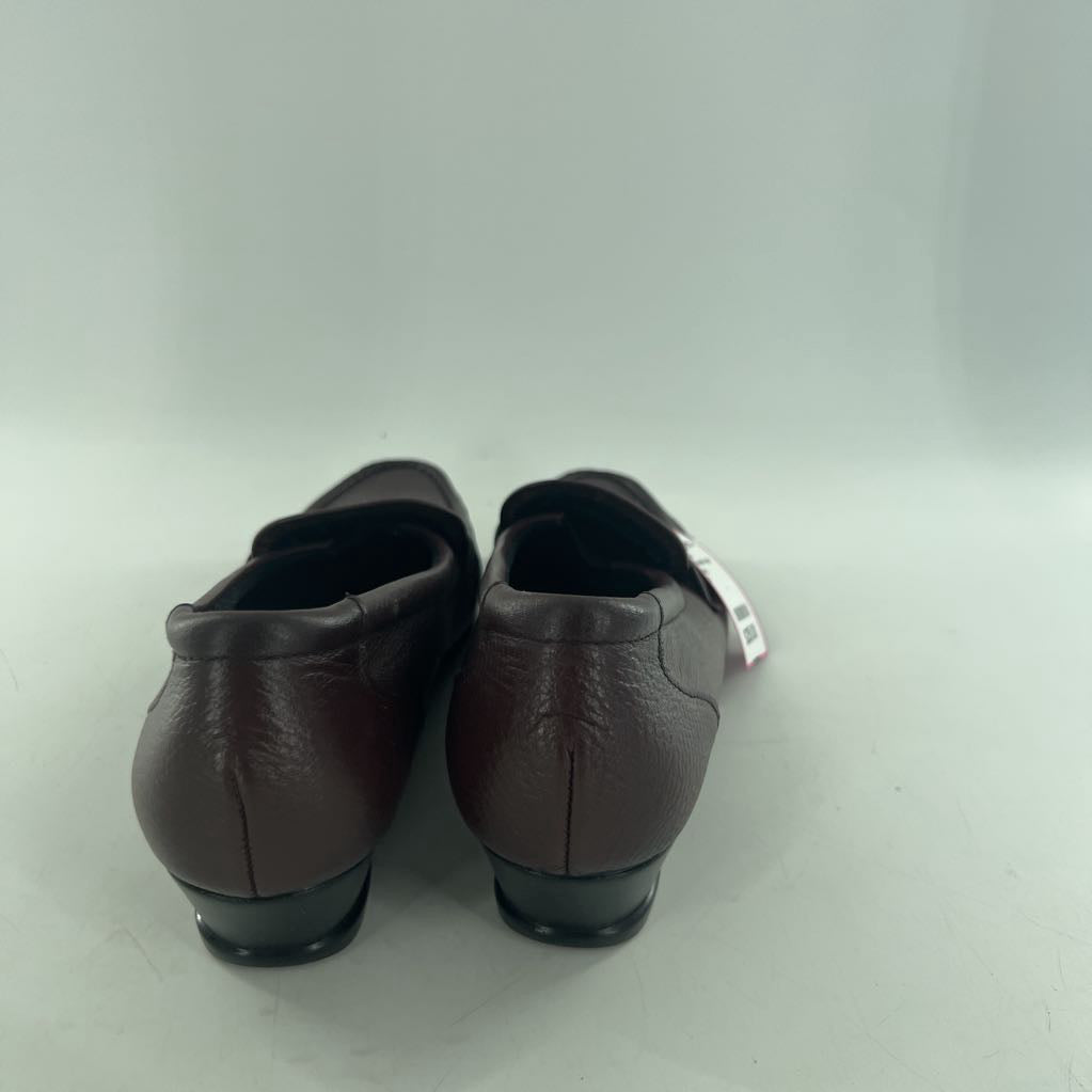 9 leather loafer