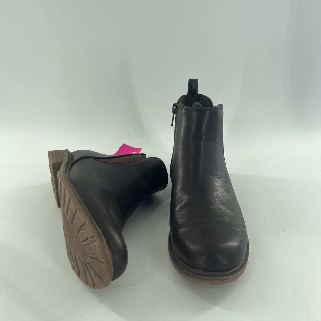 6 ankle zip bootie