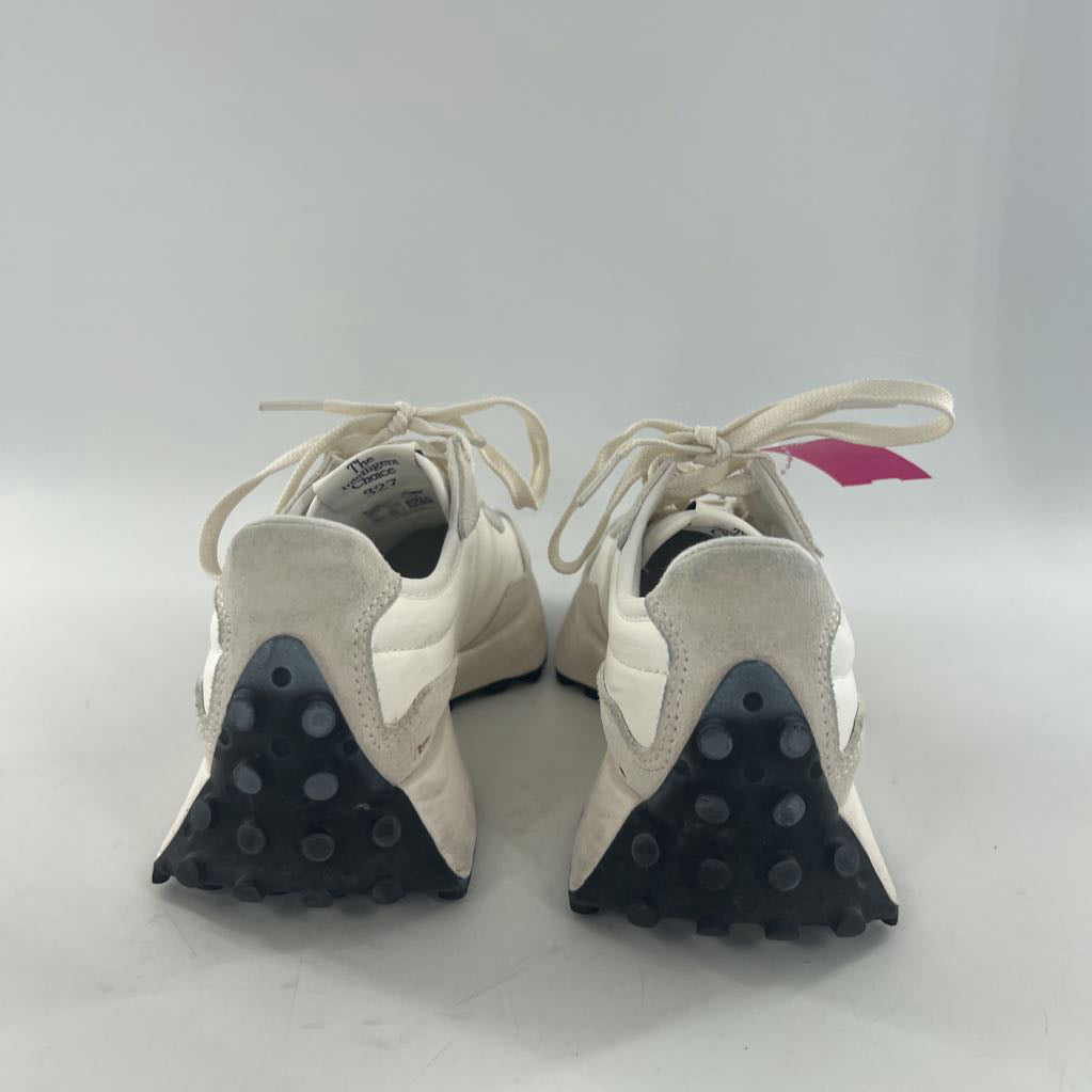 6 lace-up sneaker