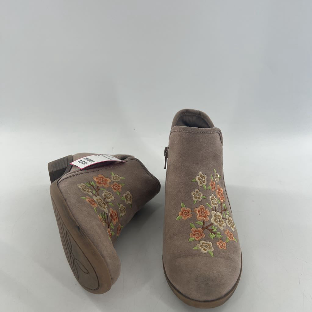 6.5 flo embroidered bootie